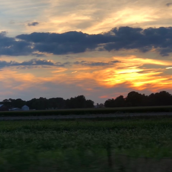 Meet your Posher, Kami 😁 Posh Ambassador - Picture 2 of 2